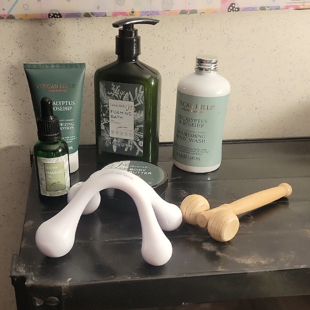 Bodycare Set By Tuscan Hills And Bloomfield